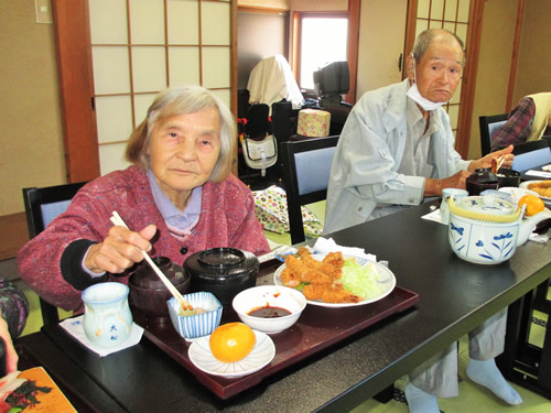 外食ツアー